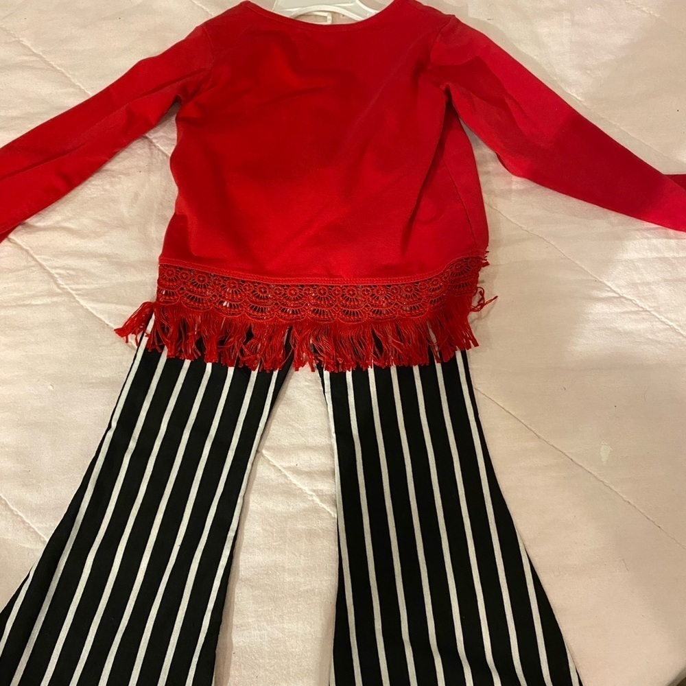 Three Friends Outfit size 4 T (FA)